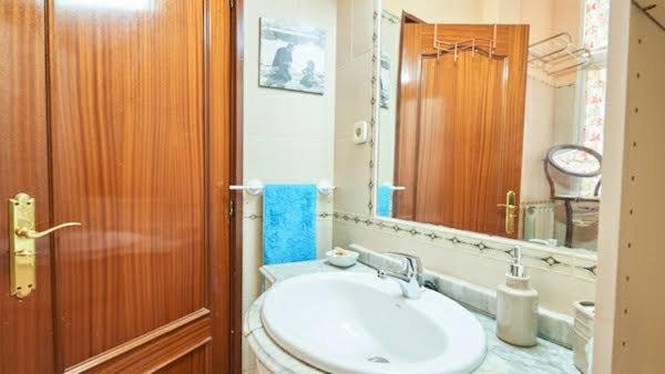 Habitacion Maravillosa En Apartamento Compartido Madrid Centro ภายนอก รูปภาพ